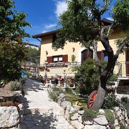 Il Girasole Bed and Breakfast Castelvecchio Calvisio Εξωτερικό φωτογραφία